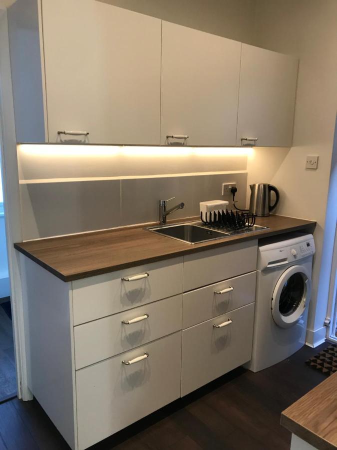 Appartamento Regent Road Annexe Surbiton Esterno foto