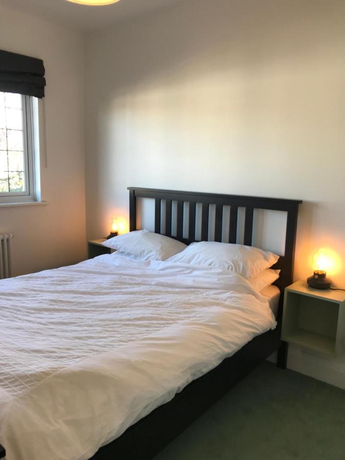 Appartamento Regent Road Annexe Surbiton Esterno foto