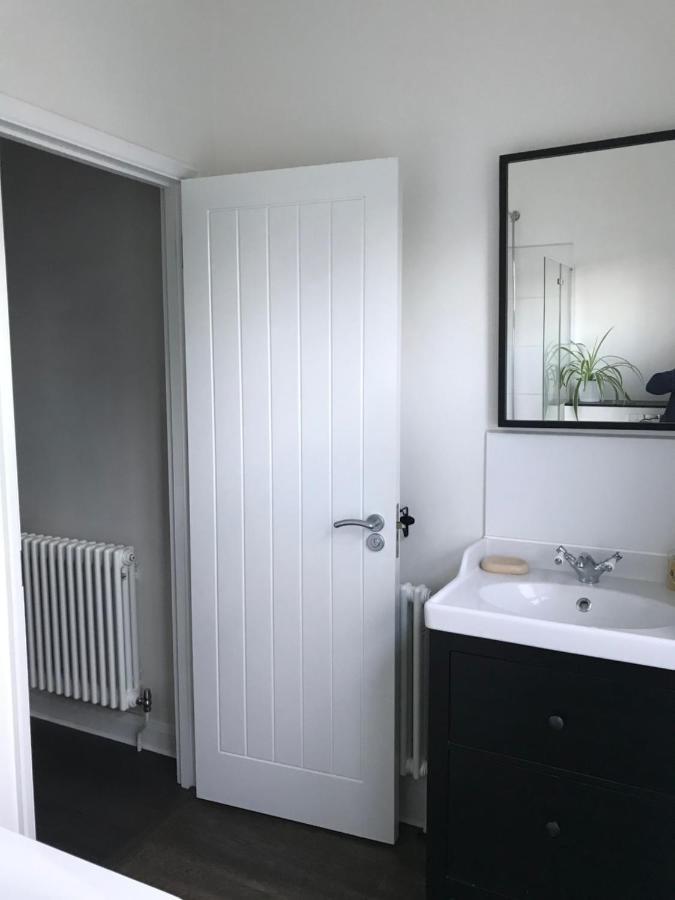 Appartamento Regent Road Annexe Surbiton Esterno foto