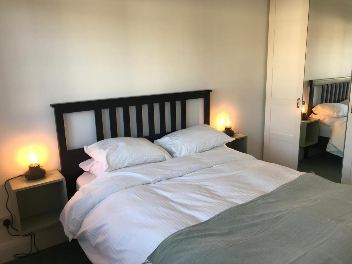 Appartamento Regent Road Annexe Surbiton Esterno foto
